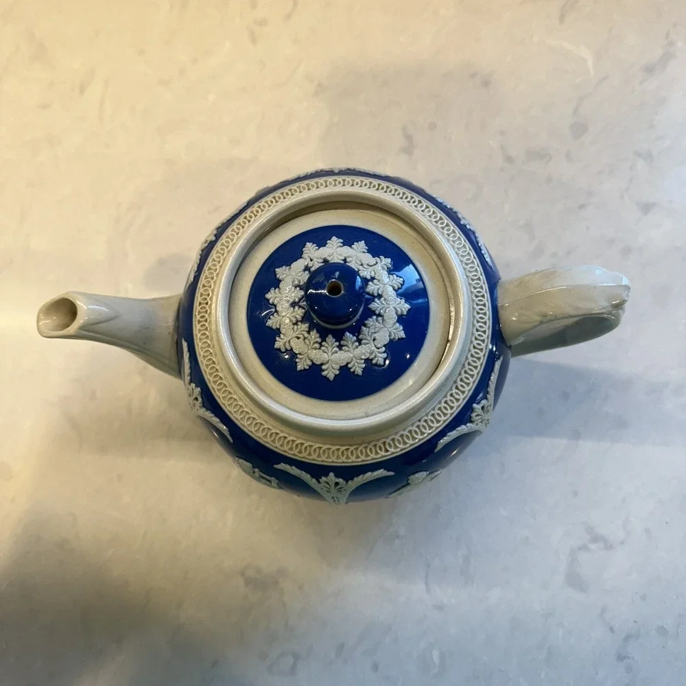 Antique Jasperware Teapot, Blue 4 cup, Dudson Hanley - Picture 4 of 12